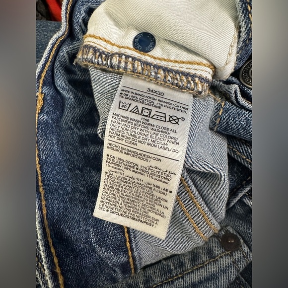 Old Navy Slim Taper Built-In Flex Jeans Size 34x30 - Picture 7 of 7